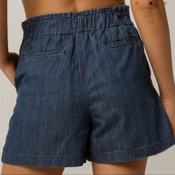VOLCOM Yo Shortie Womens Denim Shorts - Picture 3 of 7